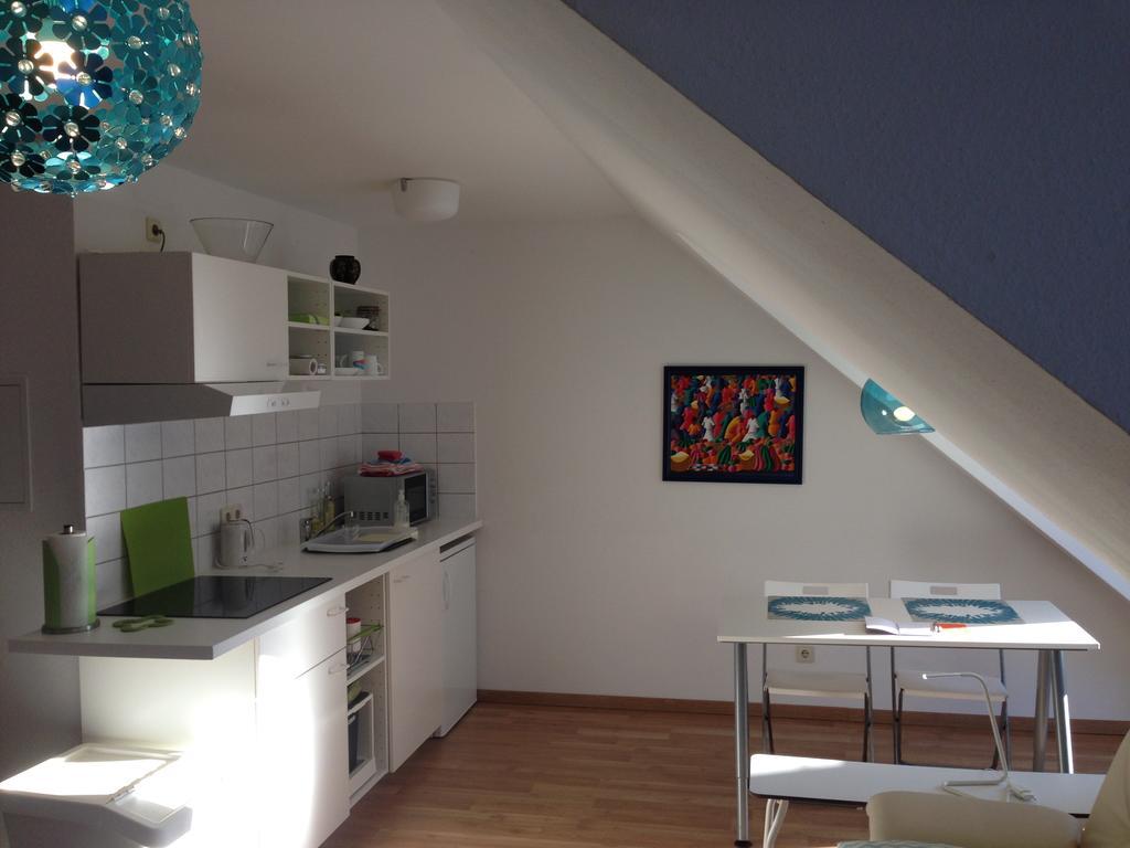 Studio Ochsenfurt Mit Sonnigem Balkon Exterior photo